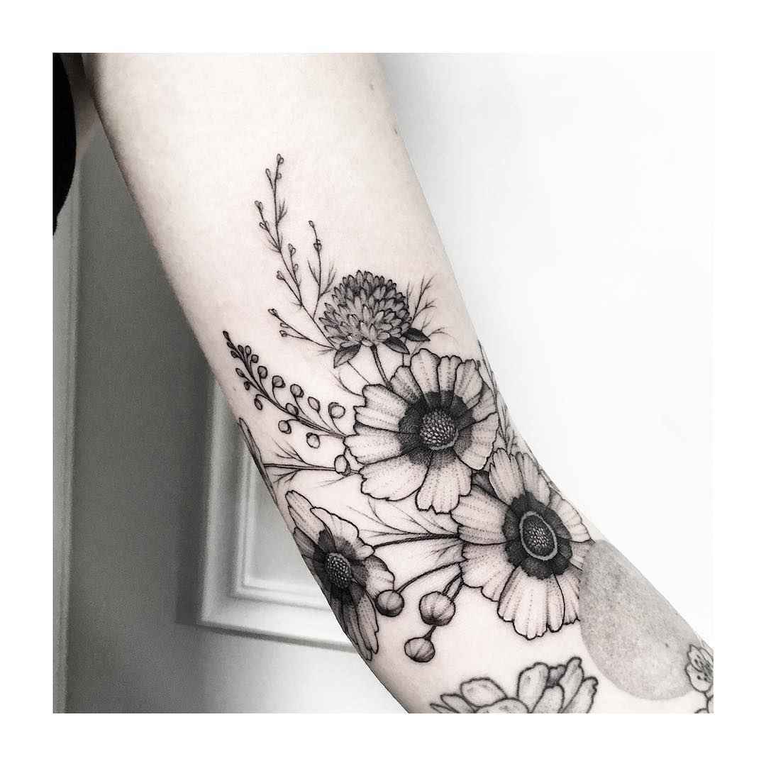 Tattoo artist Vlada Shevchenko , light black tattoo in authors style , linewok, minimalism | Kiev, Ukraine