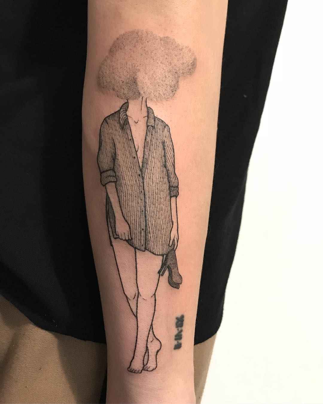 Tattoo艺术家Anna Neudecker创作黑色超现实主义纹身，线条艺术，极简主义 | 意大利米兰