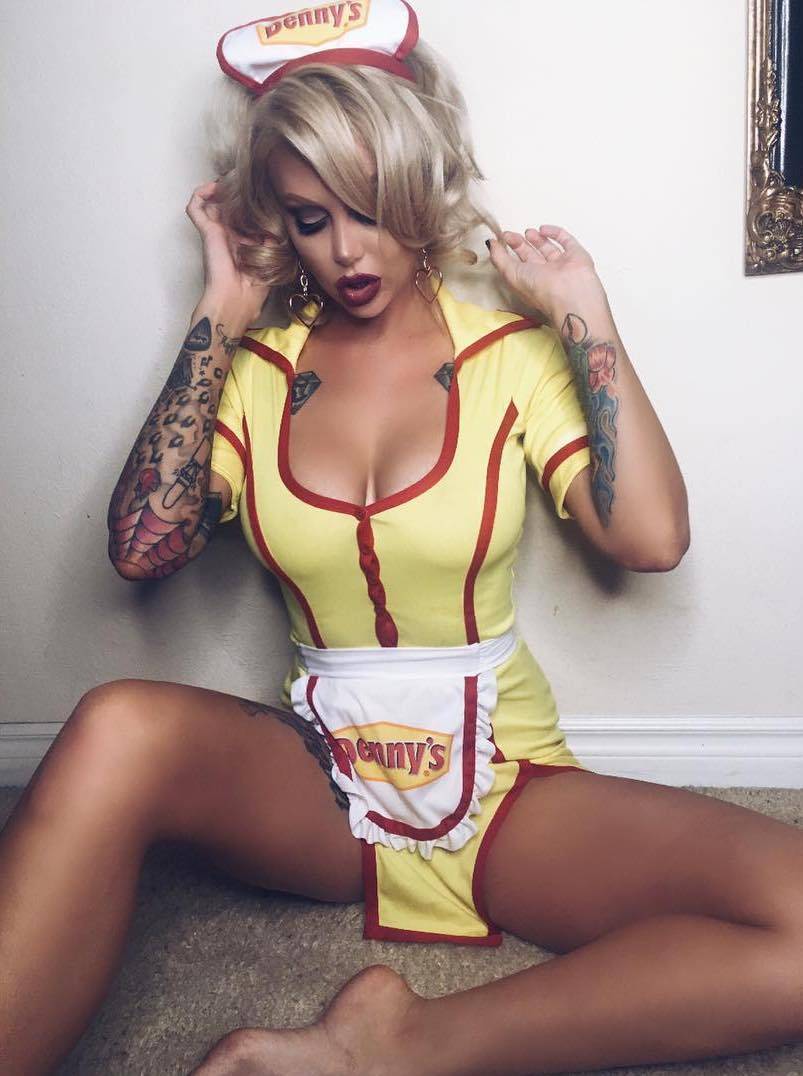 Tattooed model Eliza Winn, alternative photo model, girl in tattoo | Los Angeles, USA