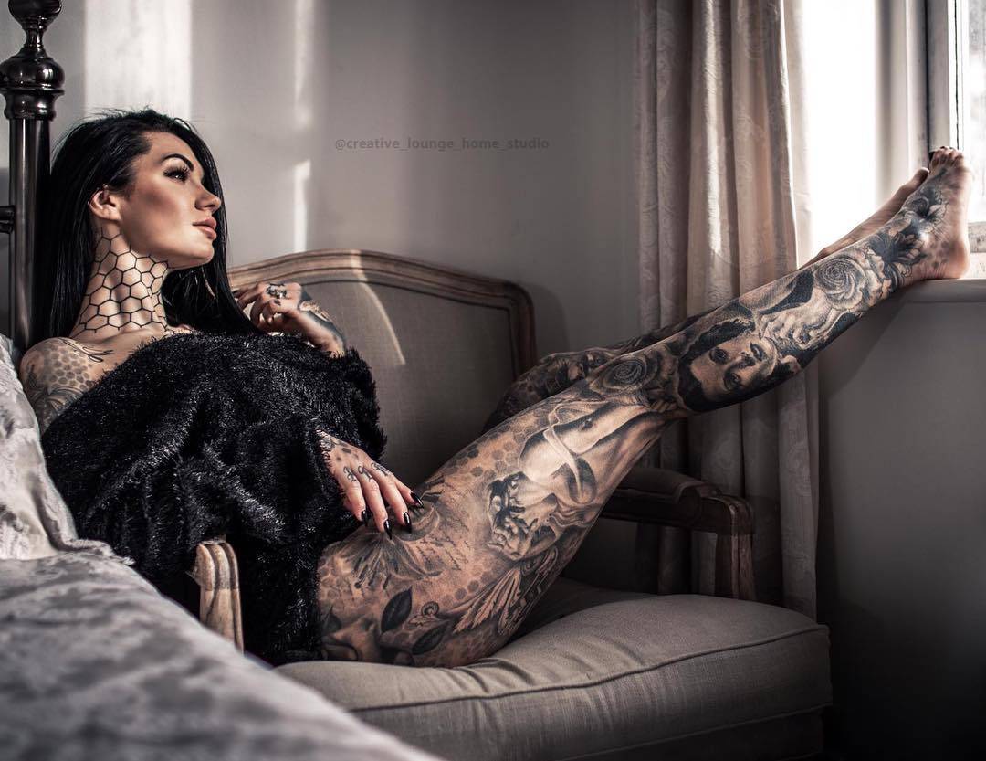 Alternative tattoo model Bee Phillips, photo model, barber girl with tattoo U...