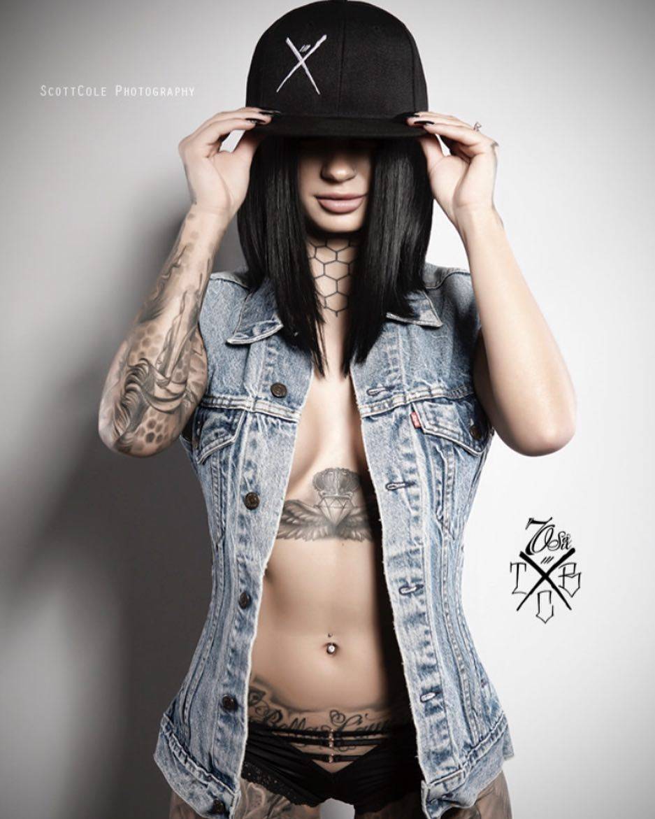 Alternative tattoo model Bee Phillips, photo model, barber girl with tattoo | United Kingdom