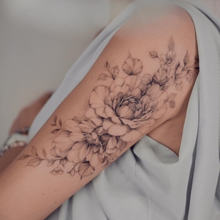 Female Black Botanical tattoo on Shoulder #35523 | Tattoo Artist Karolina Szymańska