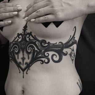 Female Black Author's Style tattoo on Stomach #65644 | Tattoo Artist ROMAN MIGURA