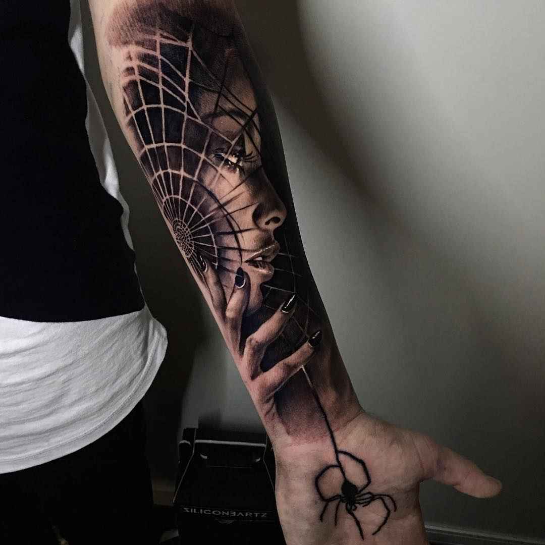 Tattoo artist Jak Connolly color and black&grey authors style tattoo realism | UK