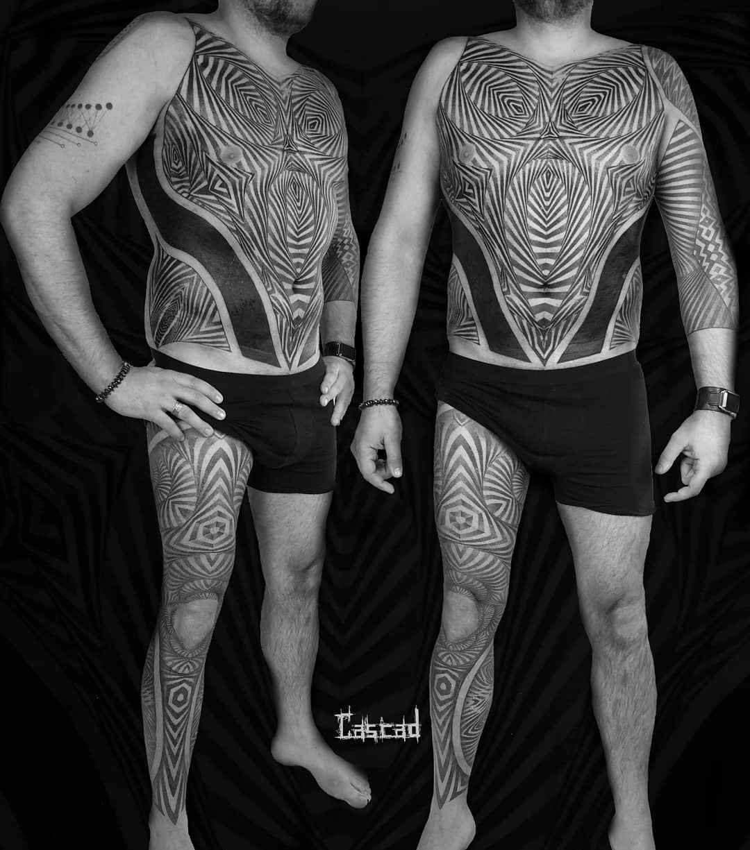 纹身艺术家Ilya Sascad Kandaurov，作者风格的黑色装饰纹身 | 俄罗斯