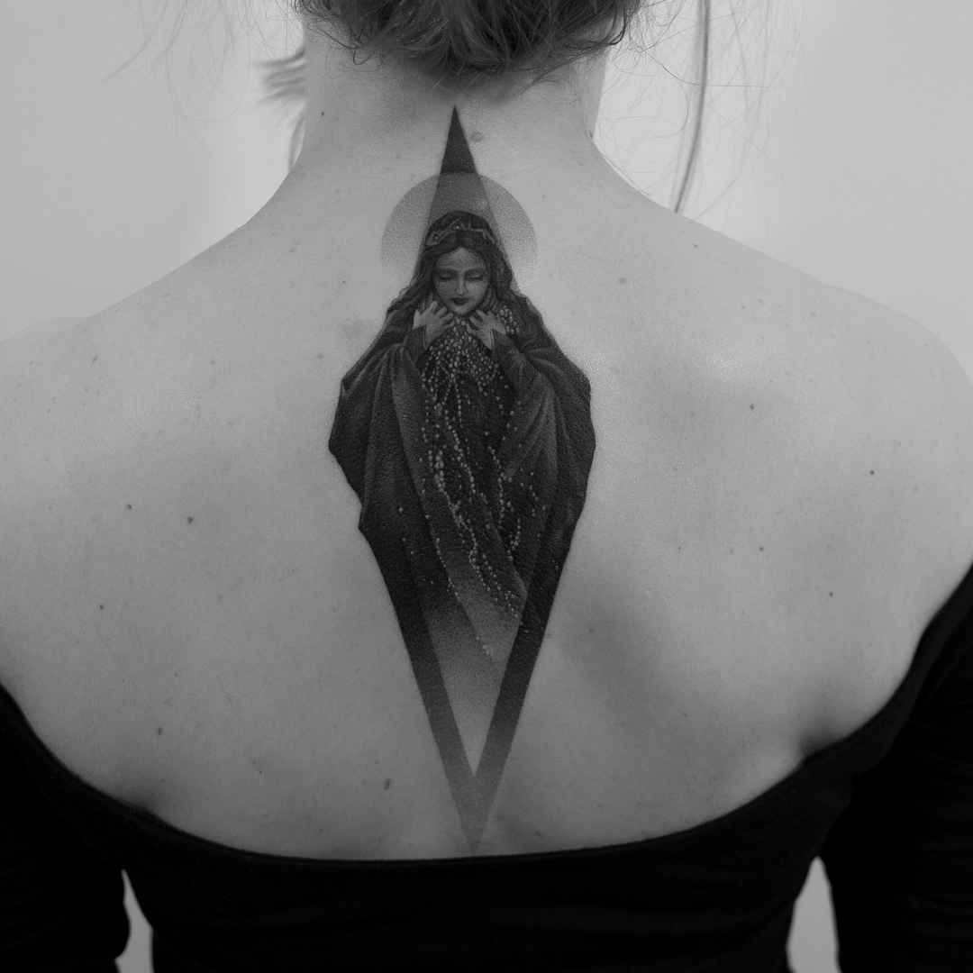 Tattoo artist Paweł Indulski authors style black and grey realistic tattoo, graphic, minimalism | Poland