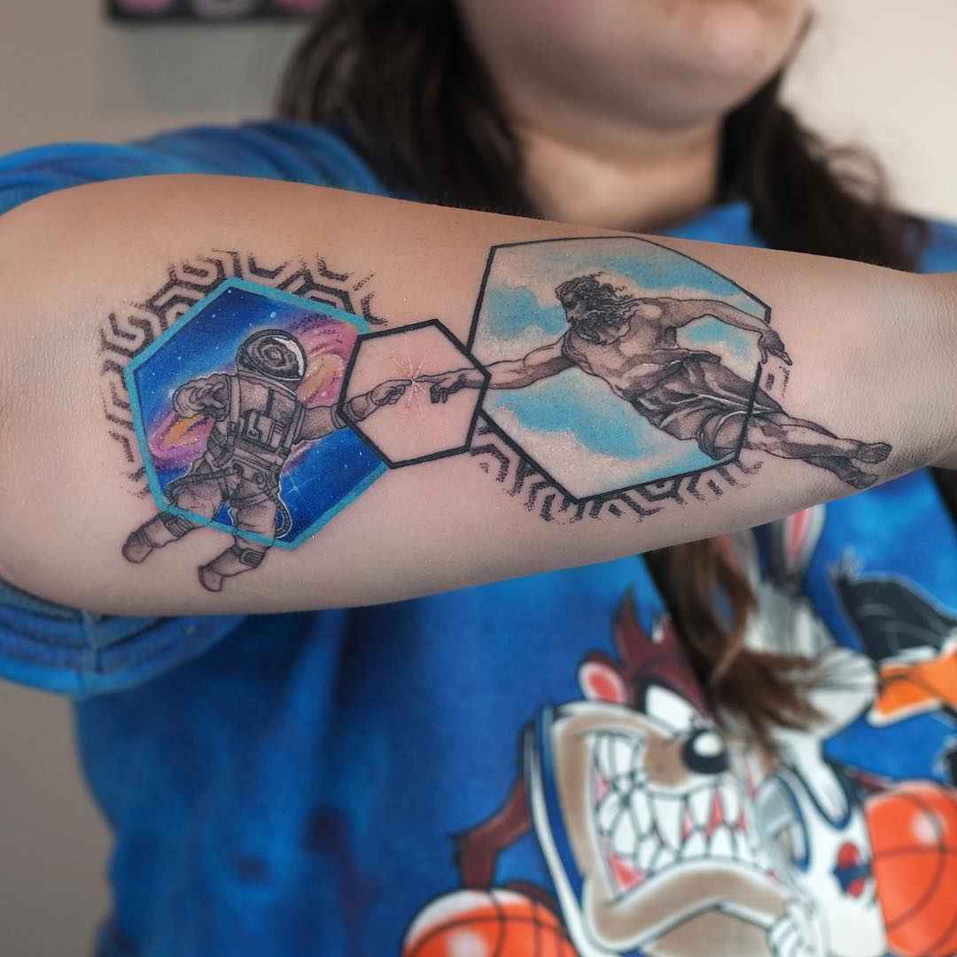 Tattoo artist Baris Yesilbas color athors style watercolor tattoo with geometry and realistic elements | Turkey, United States