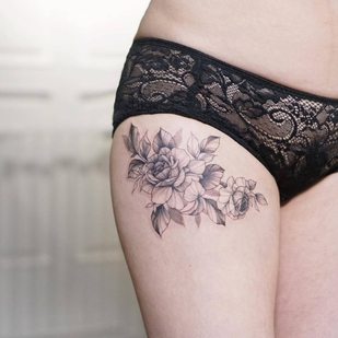 Female Black Botanical tattoo on Thigh #29770 | Tattoo Artist Silo