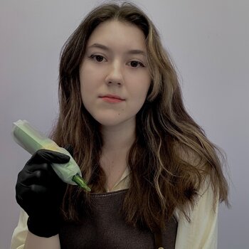 Tattoo artist Valeriya Ranio