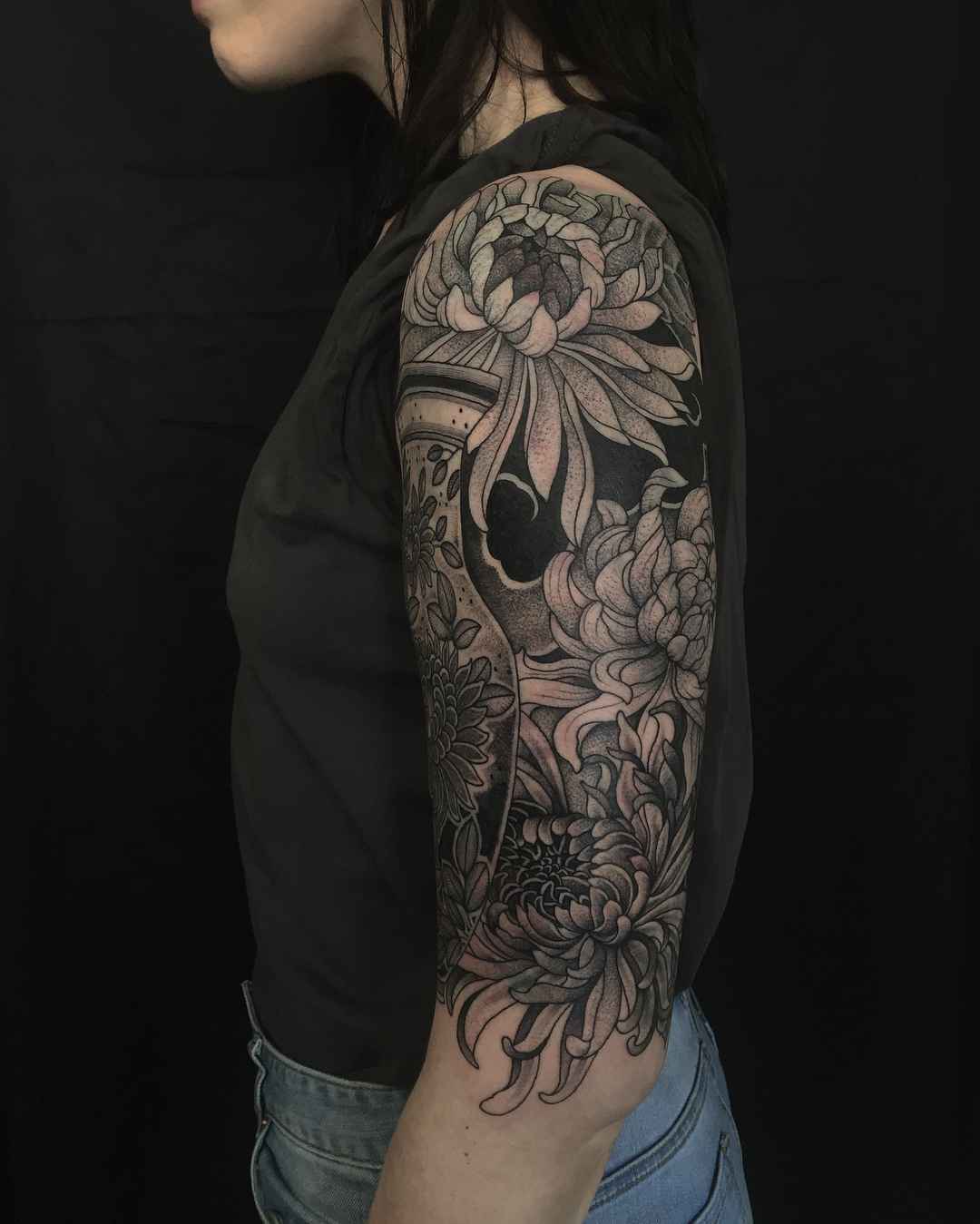 Tattoo artist Richard Warnock , tradition and neo tradition blackwork tattoo | Auckland, New Zealand