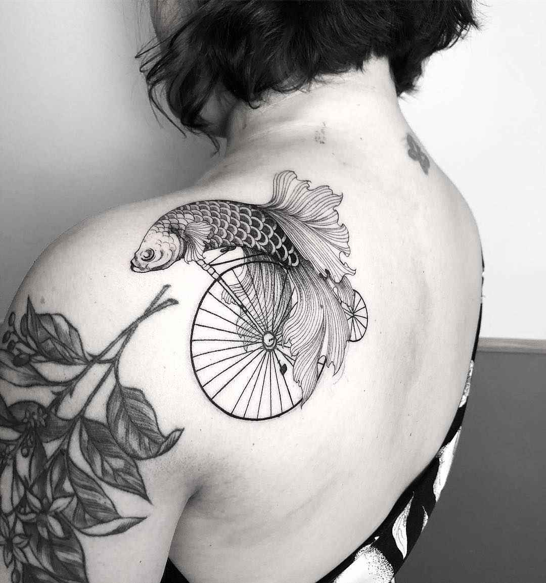 纹身艺术家Sandra Cunha创作的黑色纹身、线条纹身、现实主义 | 巴西