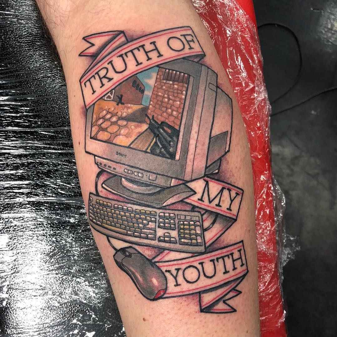 Tattoo artist Sadee Glover, color neo traditional and traditional tattoo | England