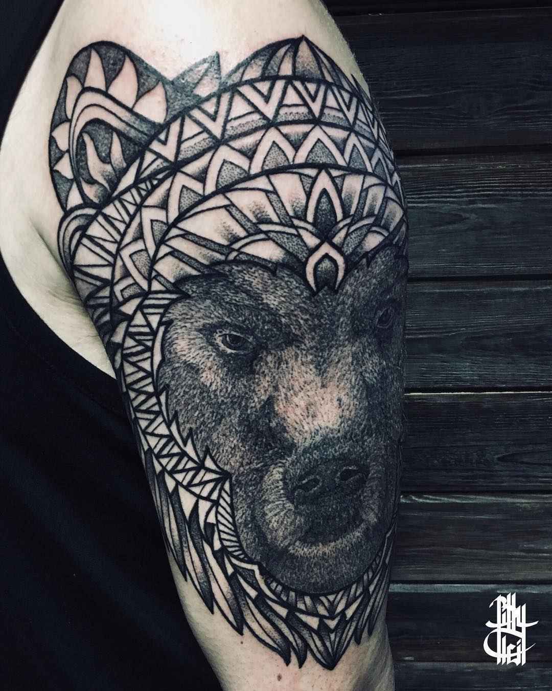 纹身艺术家Billy Heil的黑色装饰性点绘纹身 | 白俄罗斯明斯克