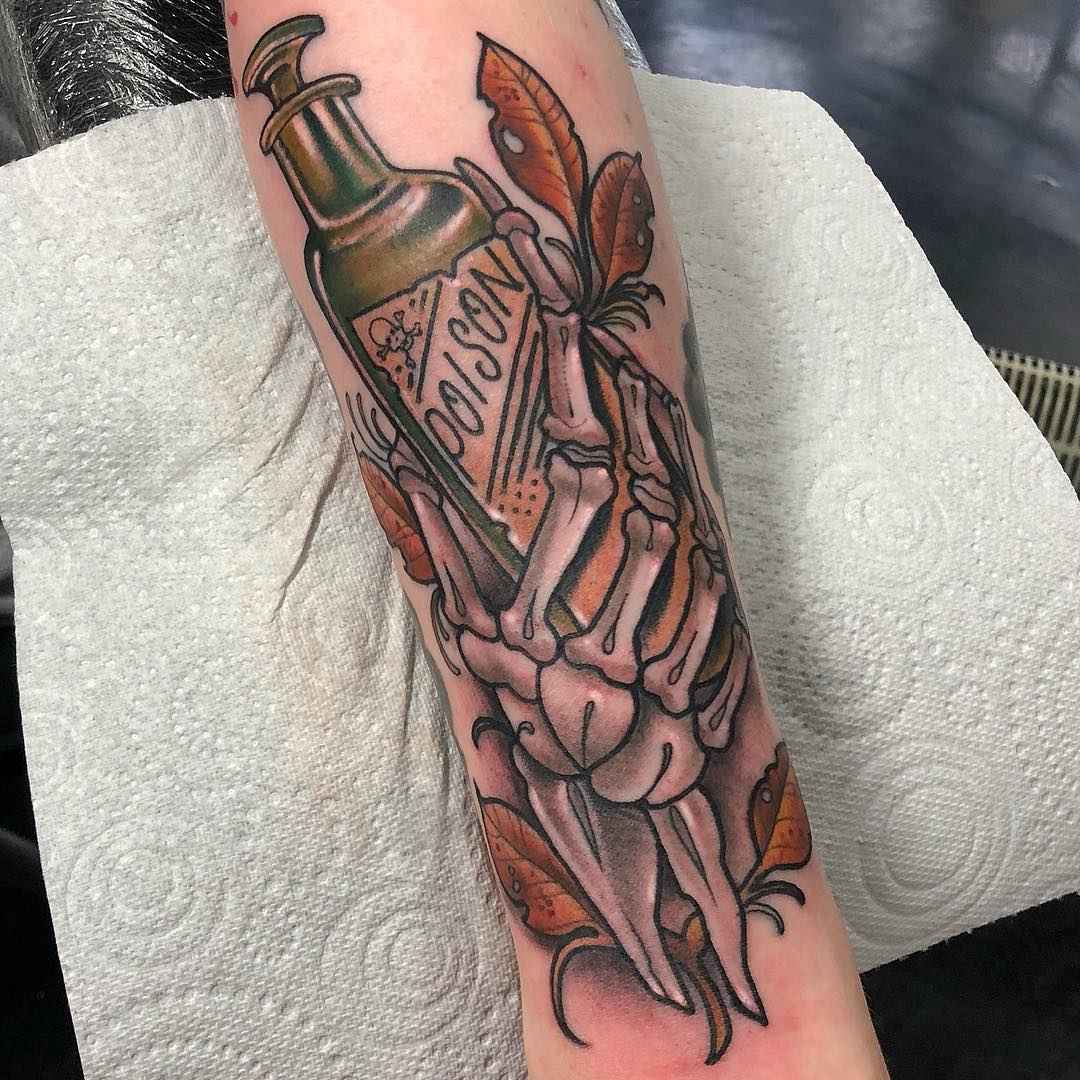 Tattoo artist Sadee Glover, color neo traditional and traditional tattoo | England