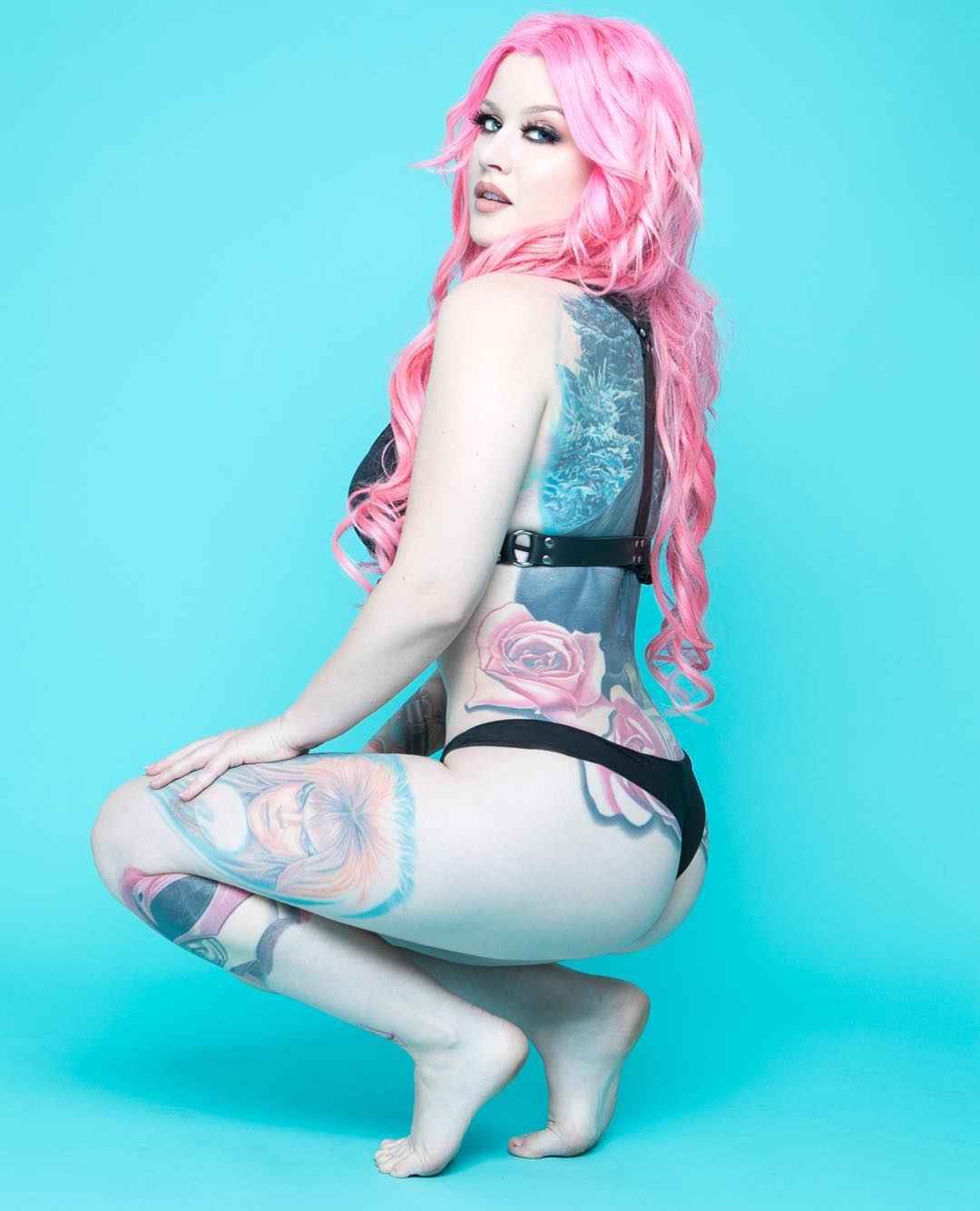 Modelo tatuada Kelly Eden, modelo de fotografía alternativa, chica tatuada |  EE.UU