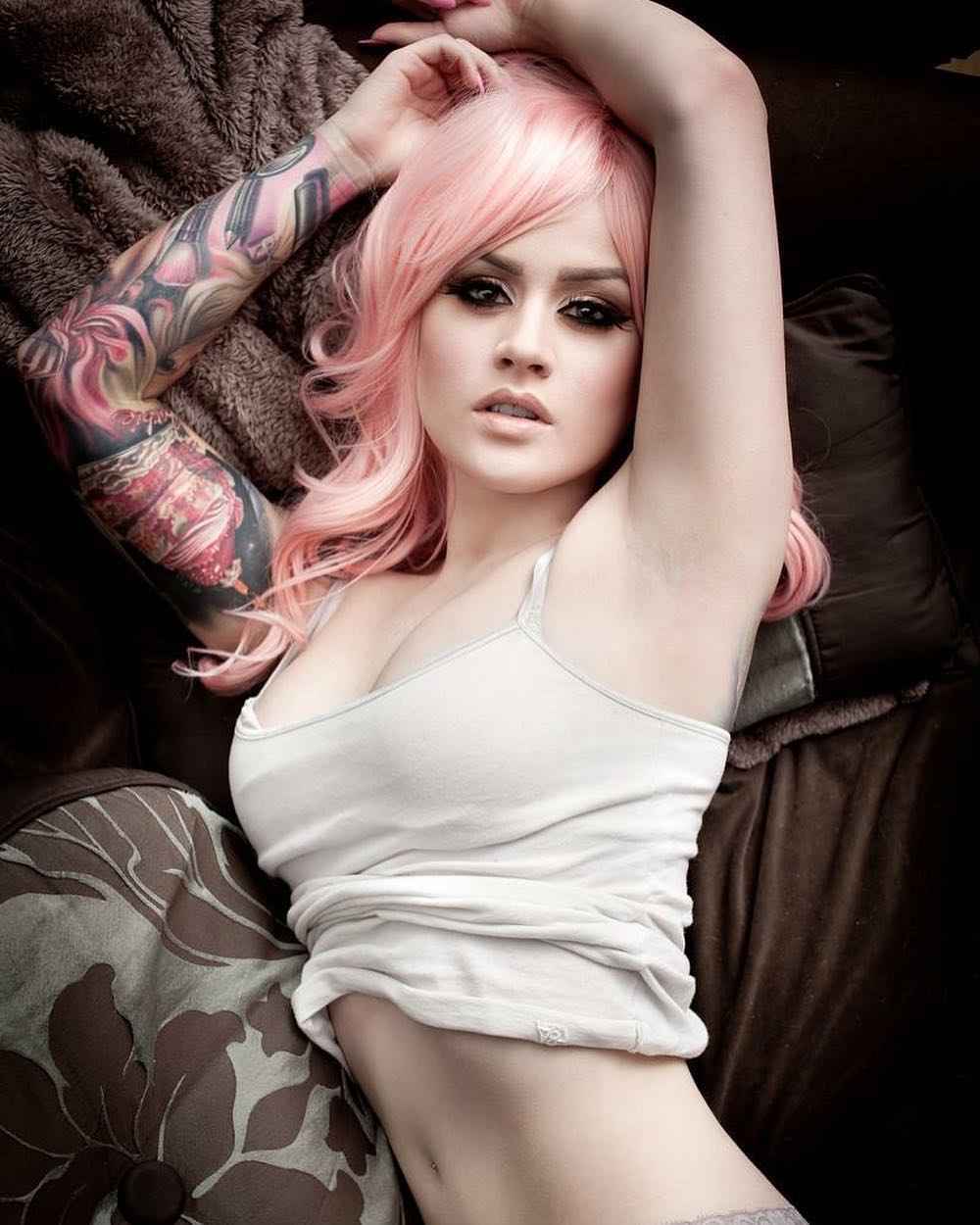 Modelo tatuada Kelly Eden, modelo de fotografía alternativa, chica tatuada |  EE.UU