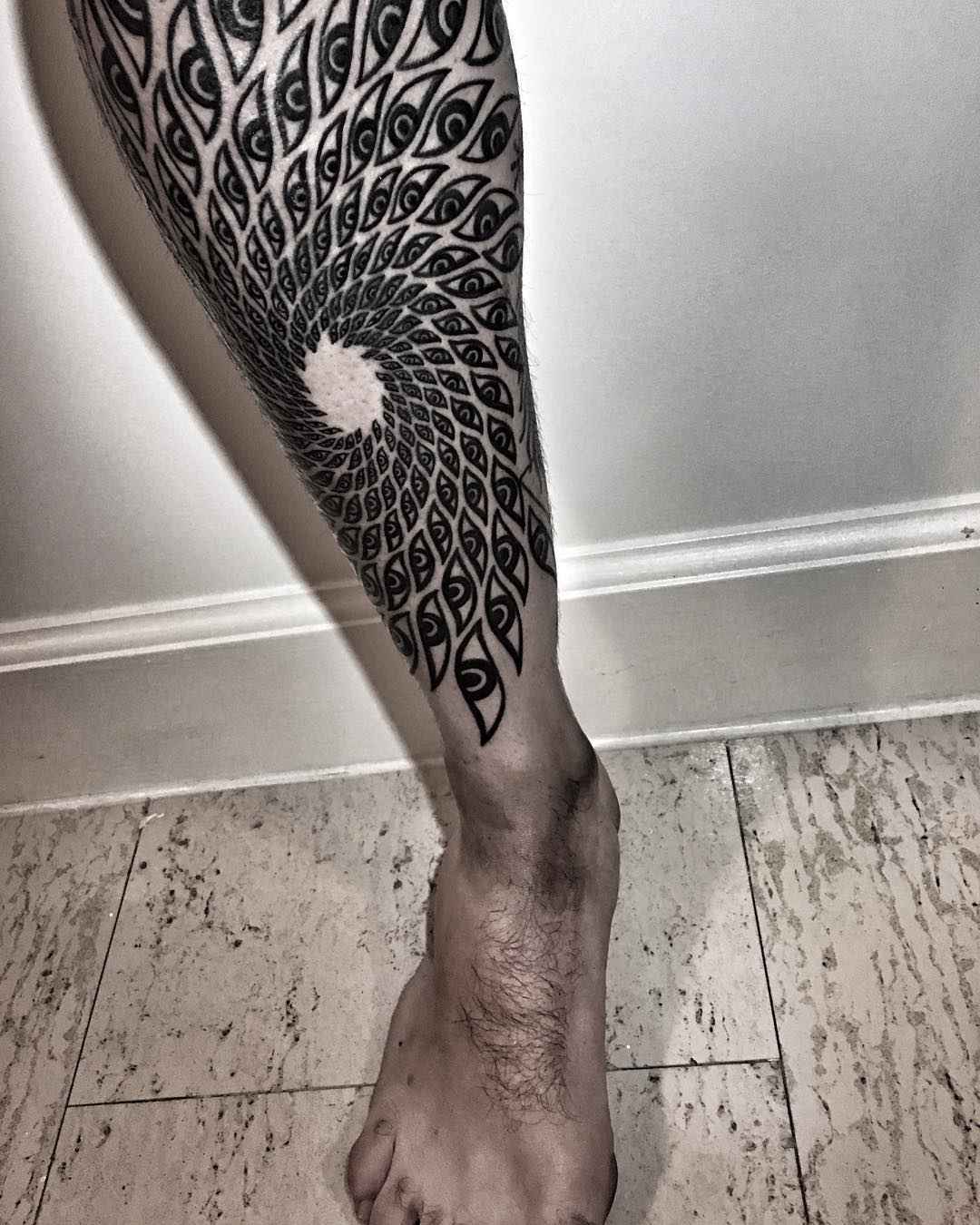 Tattoo artist Jessi Manchester, author's style black ornamental tattoo | USA