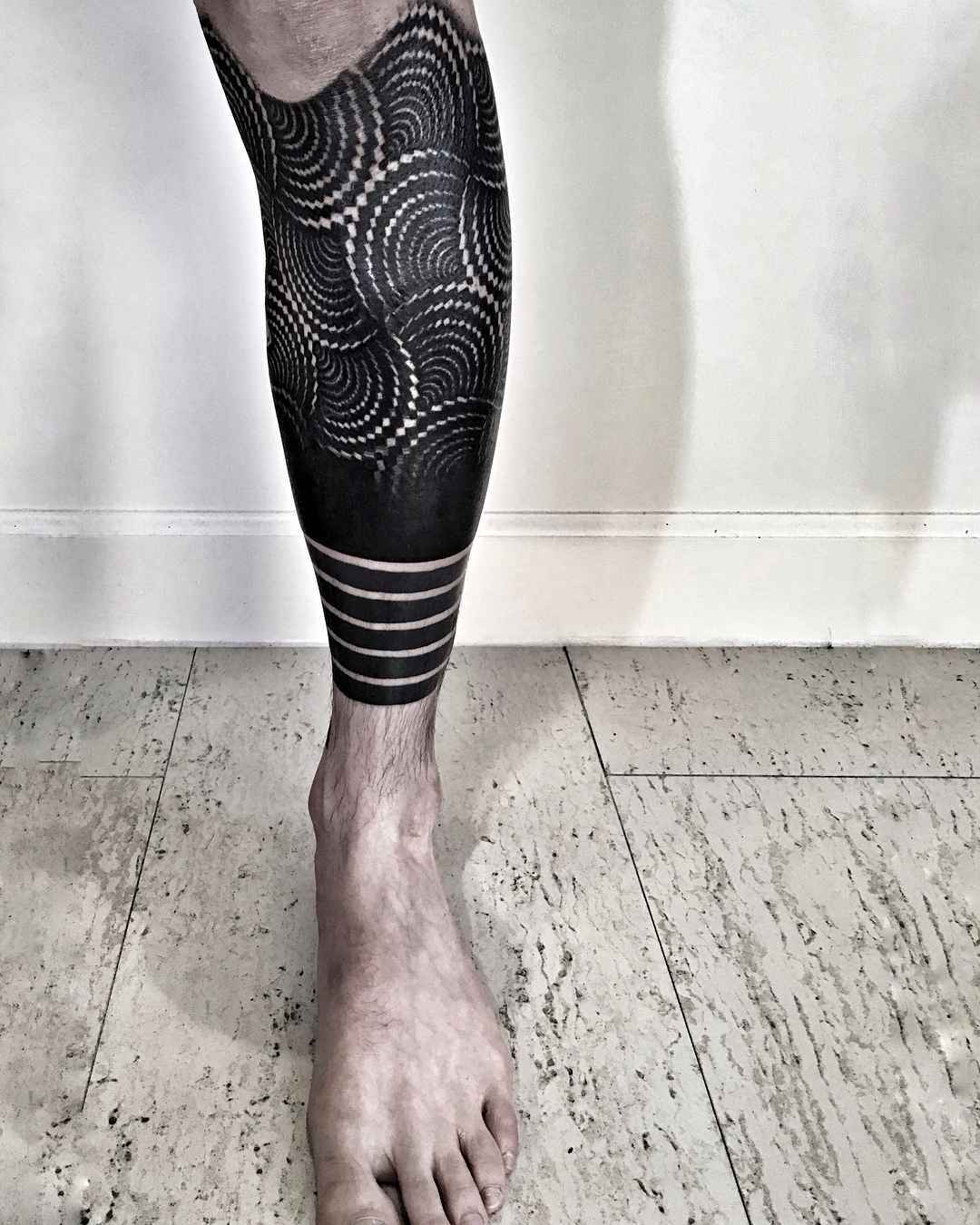 Tattoo artist Jessi Manchester, author's style black ornamental tattoo | USA