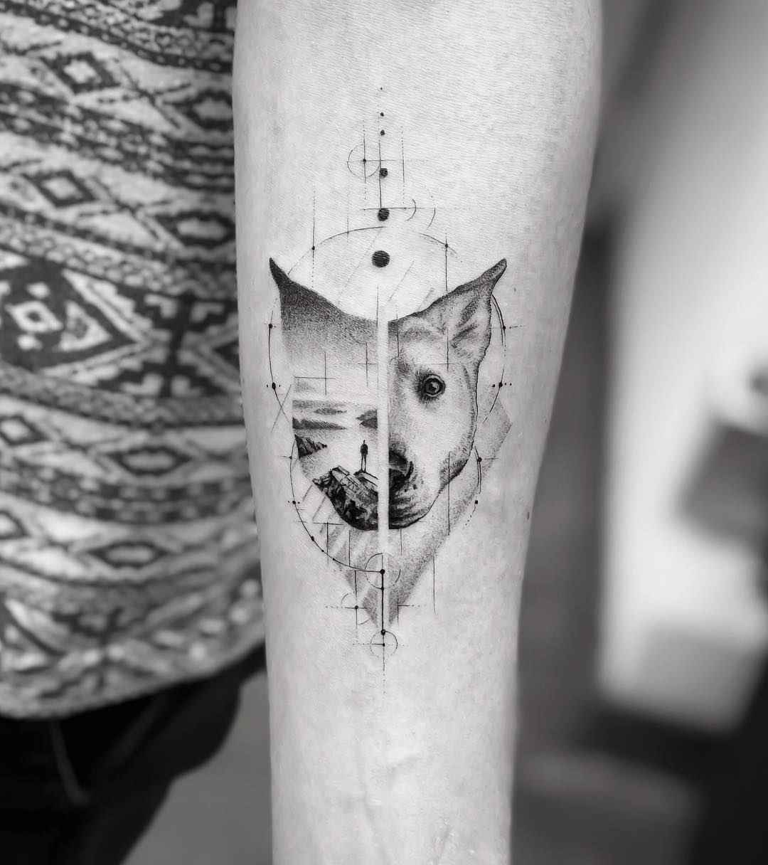 Tattoo artist John Monteiro, authors abstract blackwork graphic tattoo | Brazil