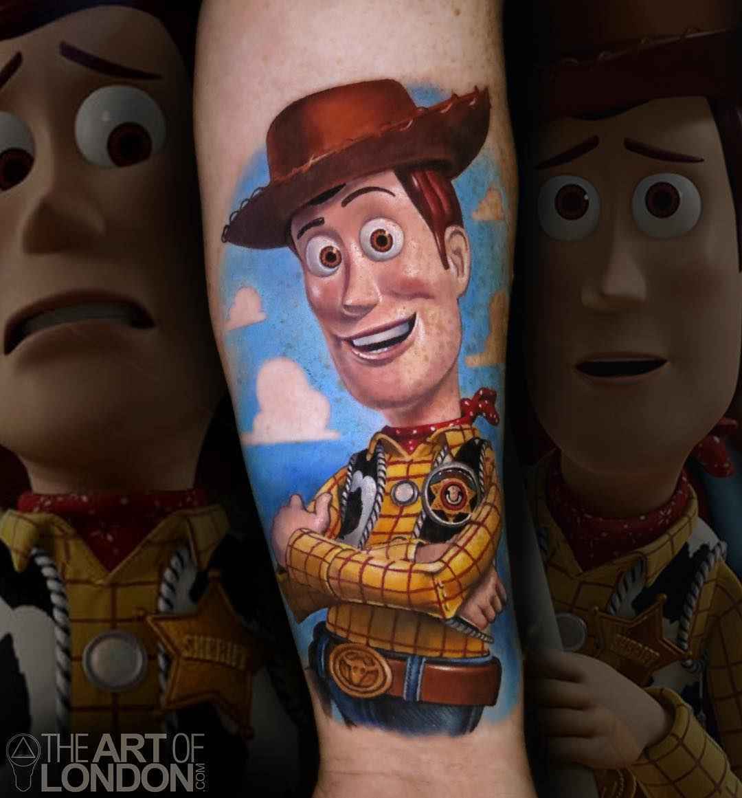 纹身艺术家伦敦·里奇，彩色肖像写实纹身 | 美国