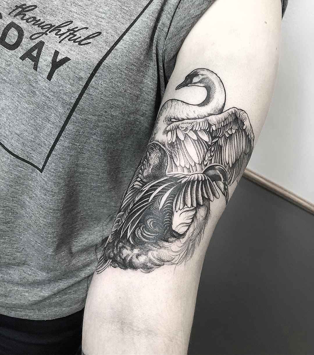 Tattoo artist Sandra Cunha authors style blackwork tattoo, linework, surrealism | Brasil