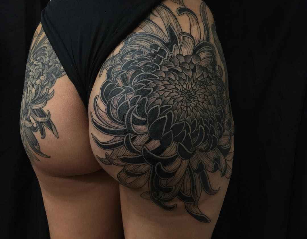 Tattoo artist Richard Warnock , tradition and neo tradition blackwork tattoo | Auckland, New Zealand