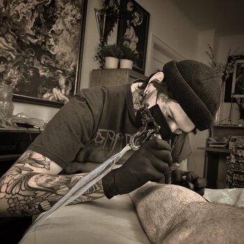 Tattoo artist Georg Faust