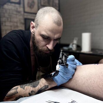 Tattoo artist True Hardcore