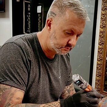 Tattoo artist Neto Tattoo Florida