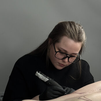 Tattoo artist Ksyusha Borzaya