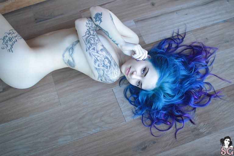 纹身模特和摄影师Saria，另类摄影模特，自杀女孩 | 美国