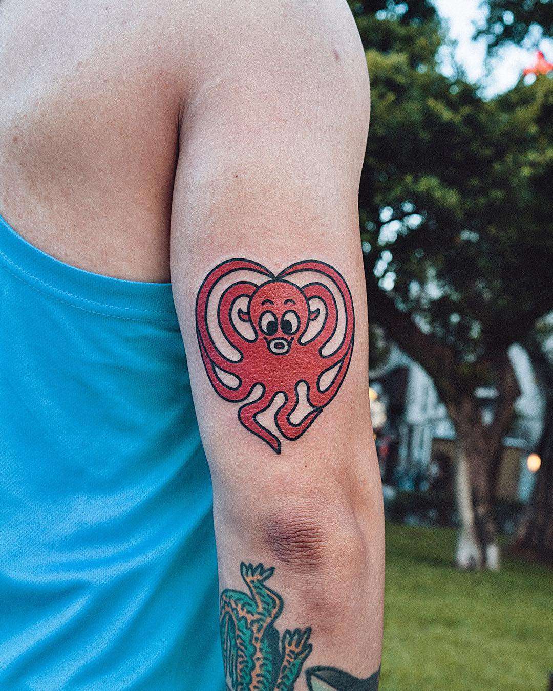 Tattoo artist Woo Loves You - authors style color and black graphic minimalism tattoo | Korea