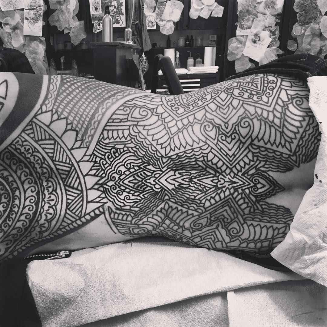Tattoo artist Matt Black, black ornamental tattoo | USA