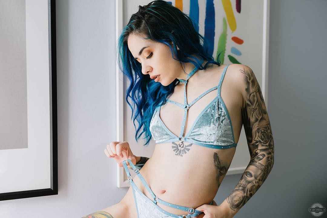 纹身模特和摄影师Saria，另类摄影模特，自杀女孩 | 美国