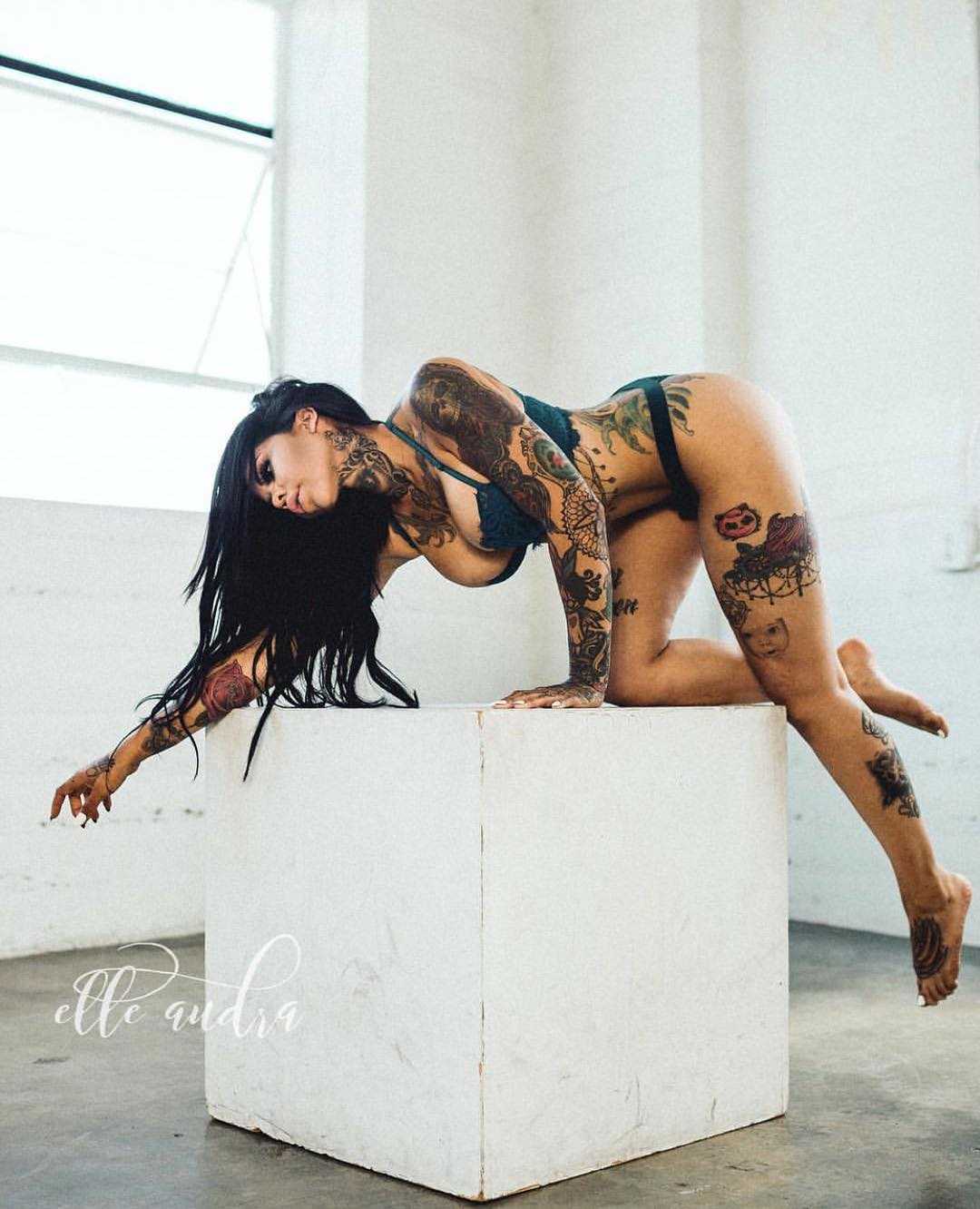 Tattooed model Elle Audra, alternative photo model, inked girl USA.