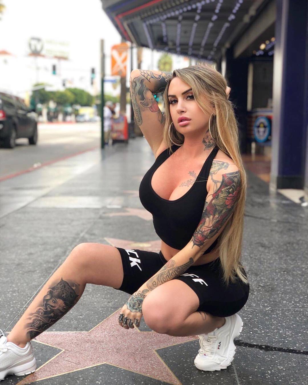 Modelo tatuada Sheila Nstz, modelo de fotografía alternativa, chica con tatuaje |  Canadá