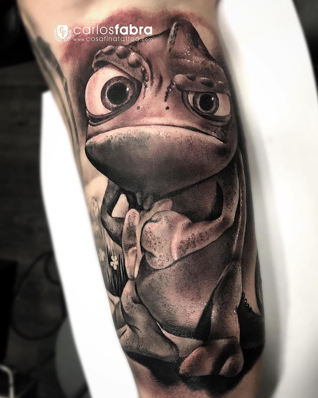 纹身艺术家Carlos Fabra，黑色和灰色真实感纹身作品 | 巴塞罗那，西班牙
