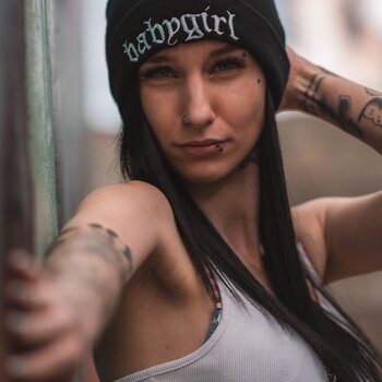 Tattoo model Sara Maxtery