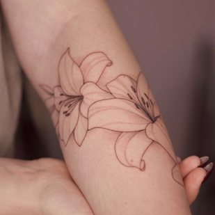 Female Black Fineline tattoo on Forearm #69663 | Tattoo Artist Anastasiya Kovyazina