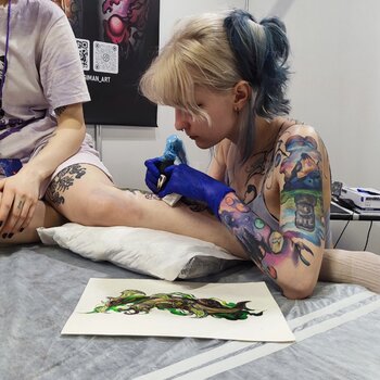 Tattoo artist Ksenya Bugimen