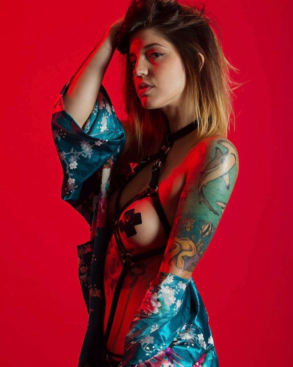 纹身模特Vaire，另类摄影模特，纹身女孩 | 美国