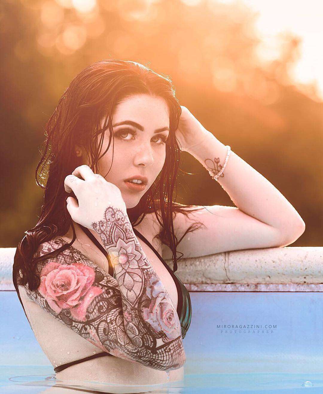 Modelo tatuada Victoria Biguzzi, modelo de fotografía alternativa, chica tatuada |  Italia