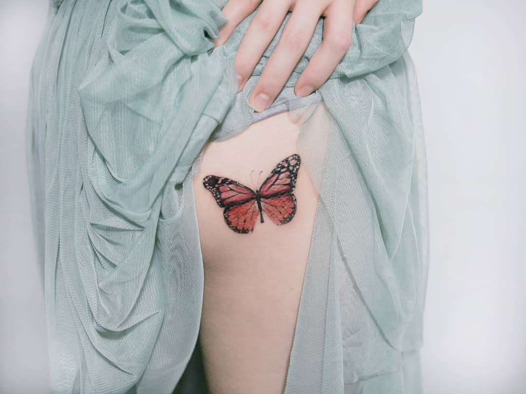 Tattoo artist 시온, authors style color realistic flowers tattoo, minimalism | South Korea