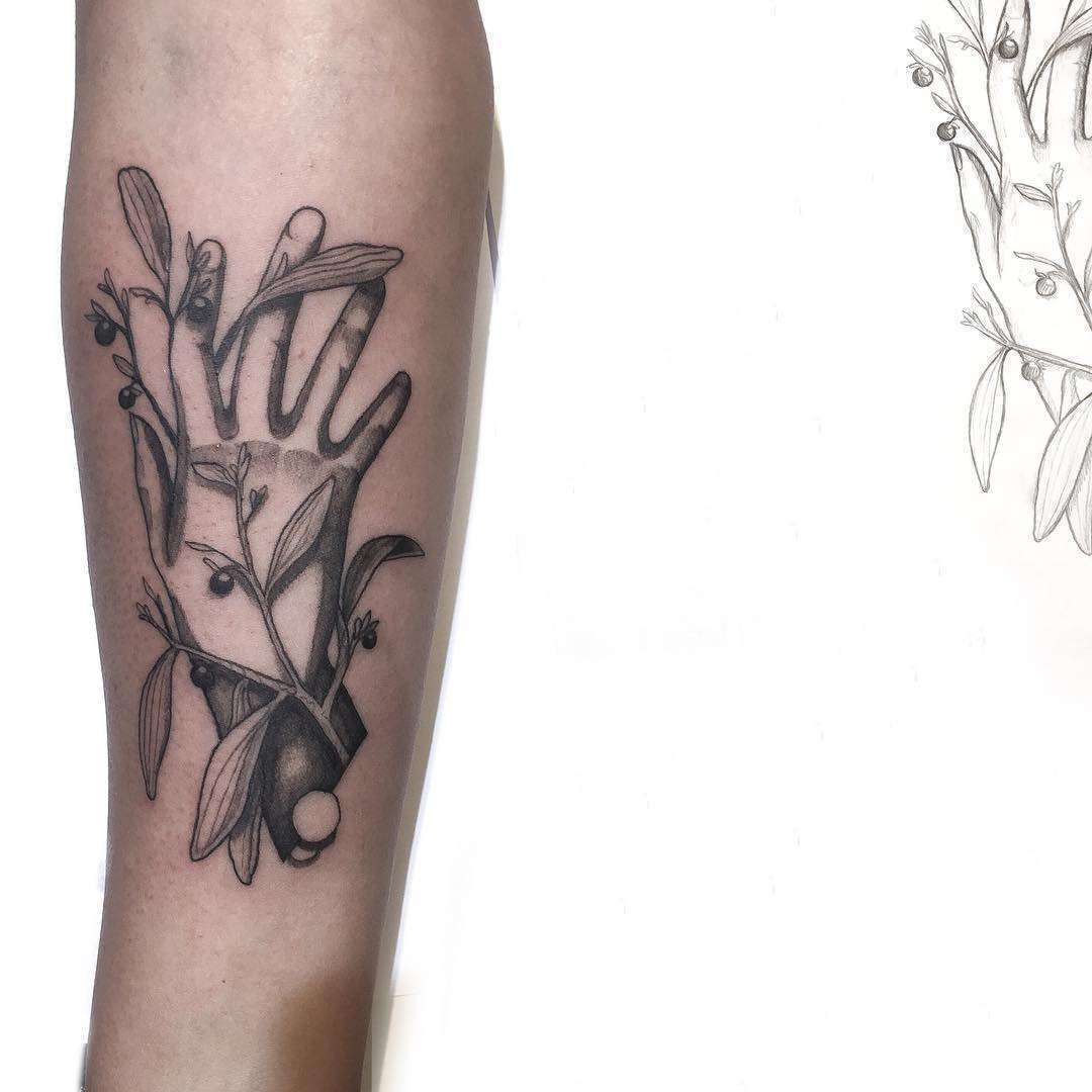 Tattoo artist Ronan Duarte, black realistic minimalism tattoo | Brazil