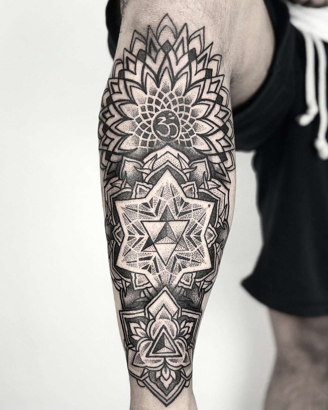 Tattoo artist Caco Menegaz, authors style blackwork ornamental tattoo | Brazil