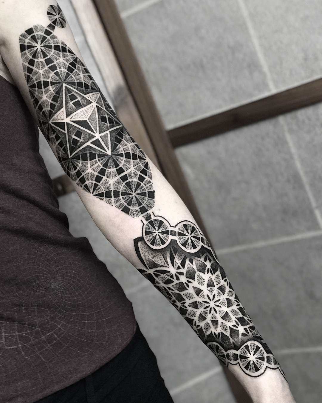 Tattoo artist Caco Menegaz, authors style blackwork ornamental tattoo | Brazil