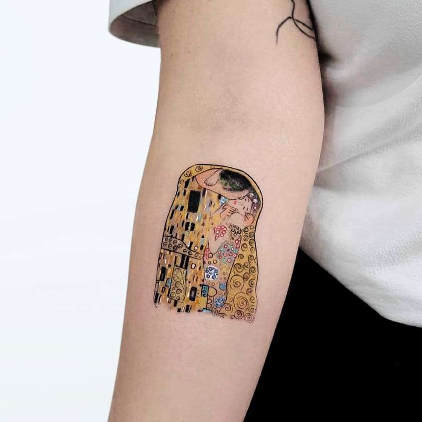 Tattoo artist Hakan Adik, authors style color and black watercolor minimalistic tattoo | Turkey