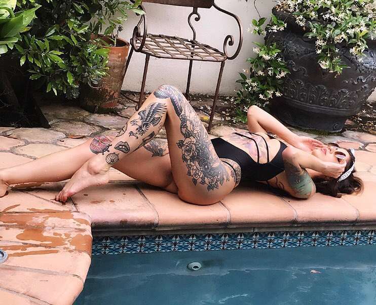 纹身模特Vaire，另类摄影模特，纹身女孩 | 美国