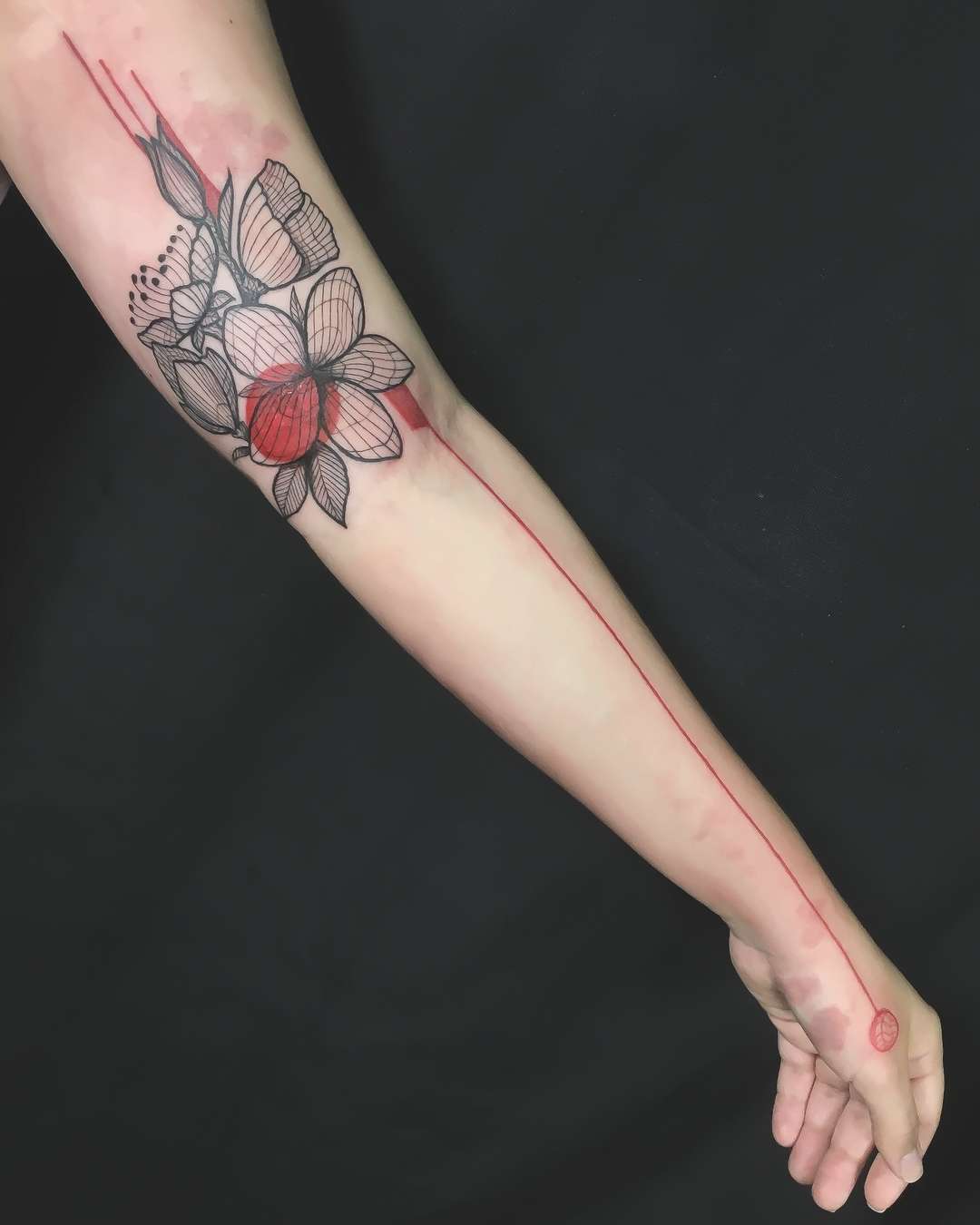 Tattoo artist Ronan Duarte, black realistic minimalism tattoo | Brazil