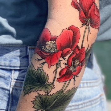 The fascinating world of flora in a botanical tattoo by Olga Nekrasova